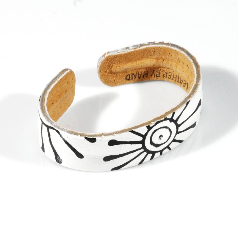 bracciale-in-cuoio-dipinto-a-mano-bianco-nero