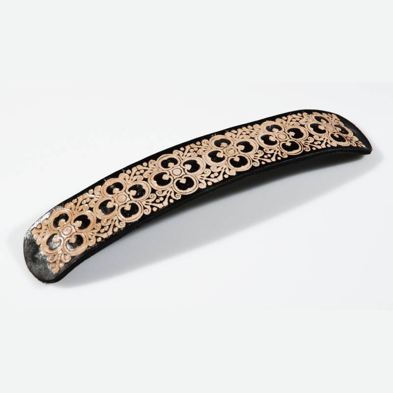 bracciale-in-cuoio-inciso-fiori