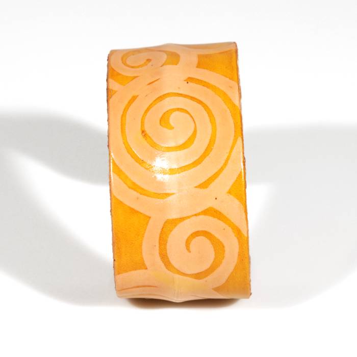bracciale-in-pelle-dipinto-a-mano-giallo