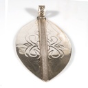 ciondolo-in-argento-a-forma-di-seme