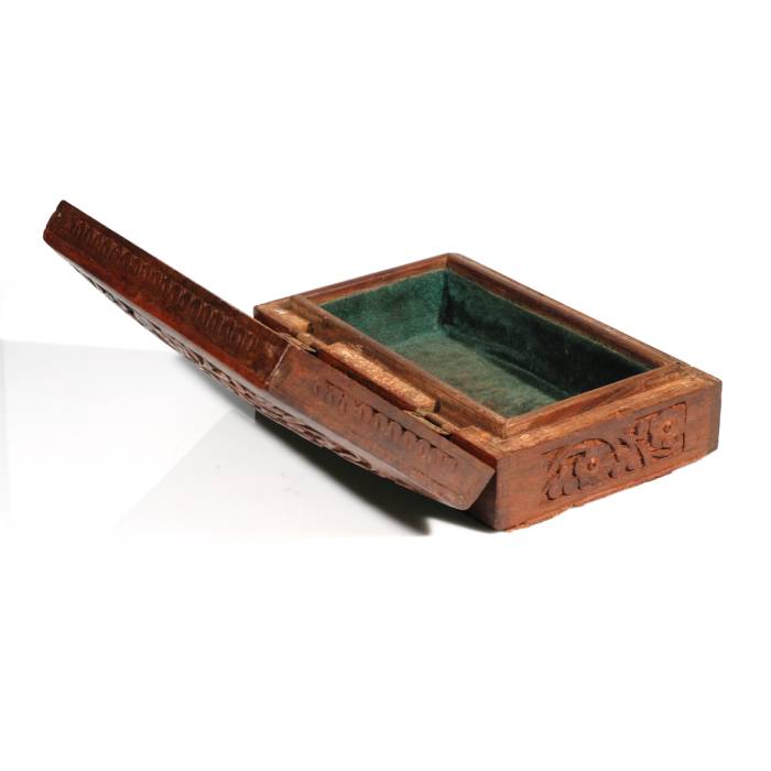 cofanetto-in-legno-intarsiato