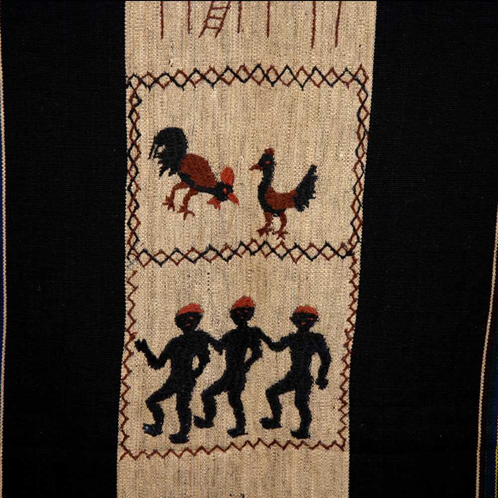 coperta-naga-ricamata-con-scene-villaggio