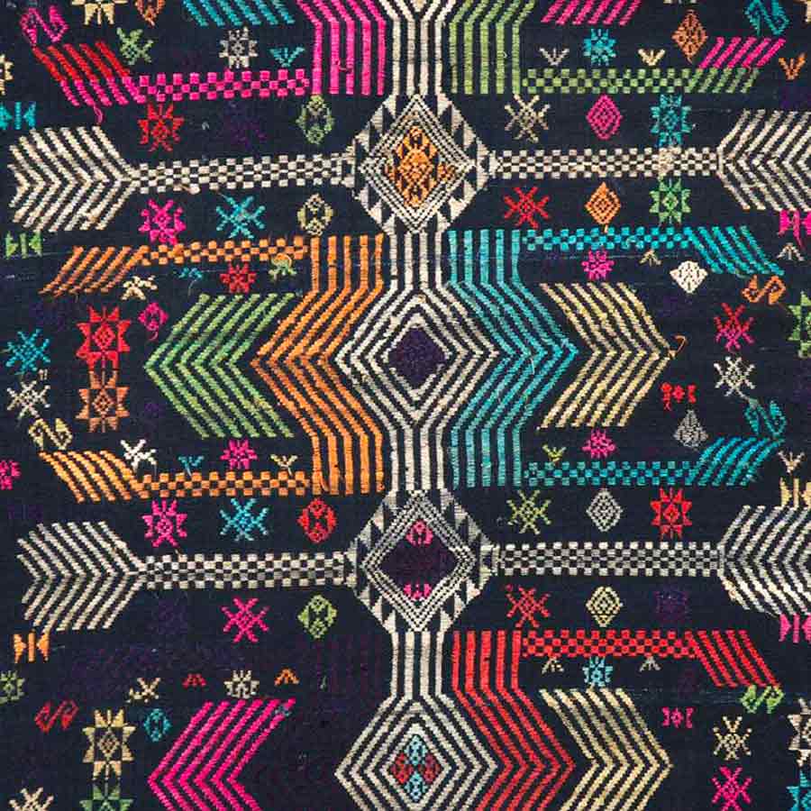 coperta-cotone-e-ricamata-con-filo-seta