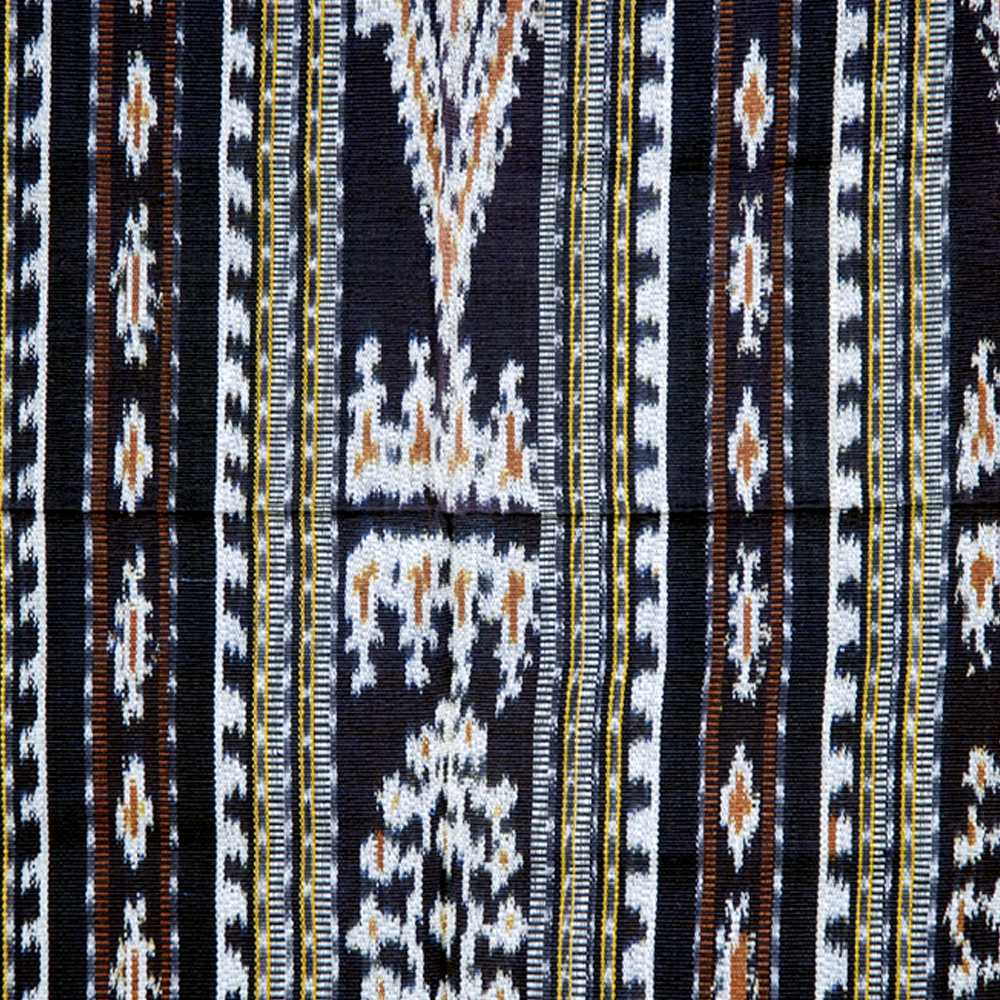 indonesia-coperta-ikat-nera-marrone-panna