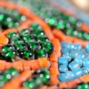 scatola-in-rattan-con-lavoro-di-perline-pesce-e-fiori