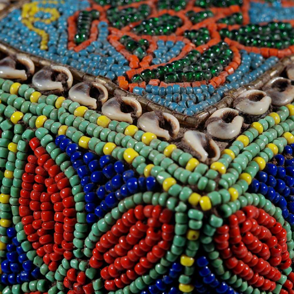 scatola-dayak-in-rattan-con-lavoro-di-perline