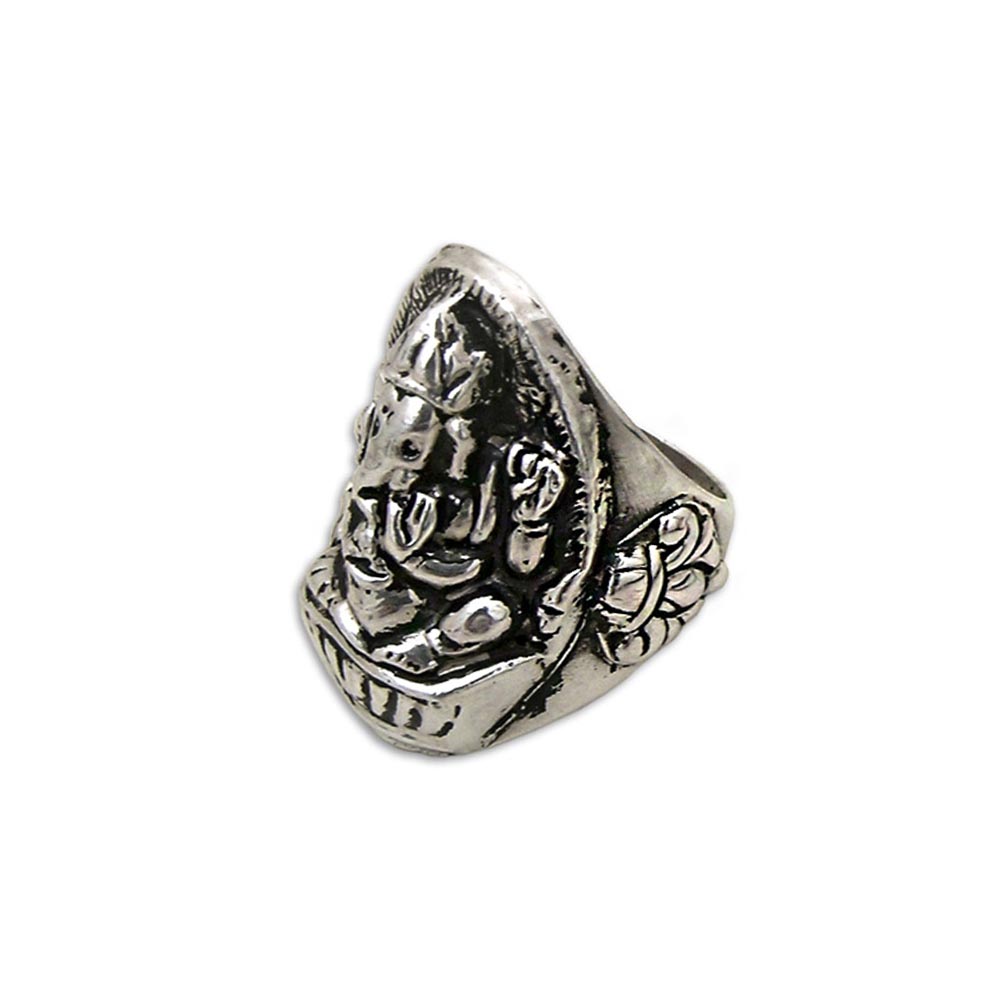 Anello nepalese in argento con ganesha