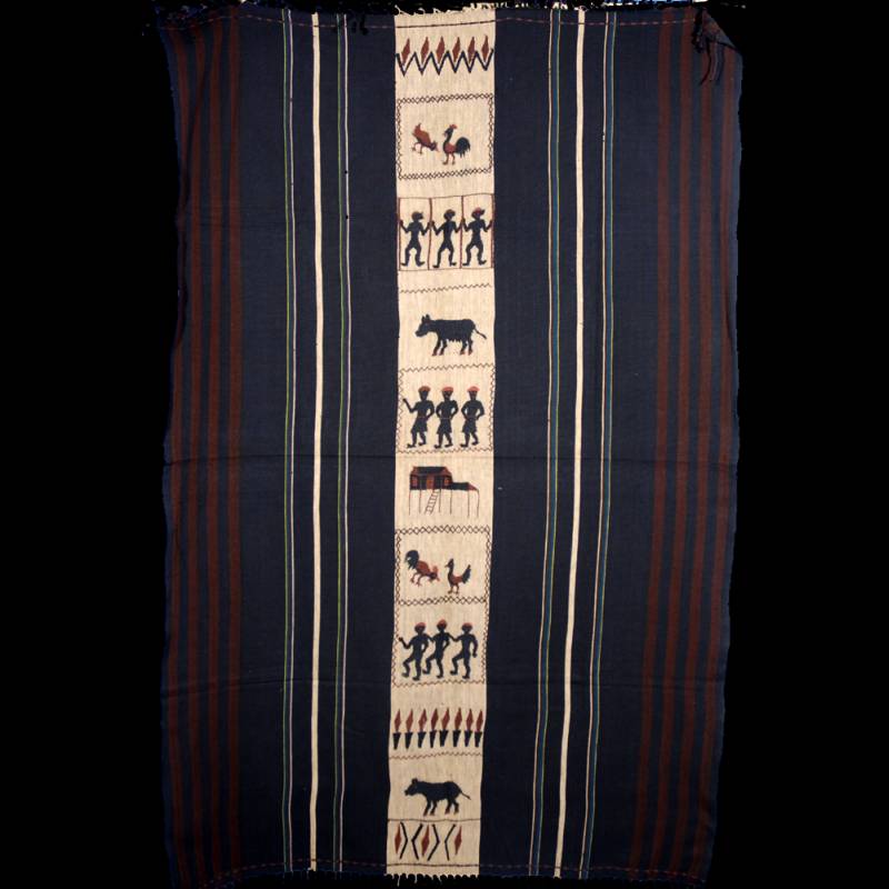 Coperta naga ricamata