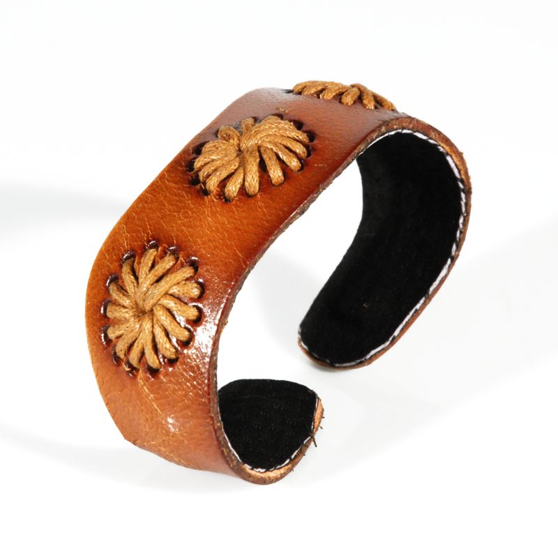 [EL_BC_06] Bracciale in cuoio naturale con ricamo